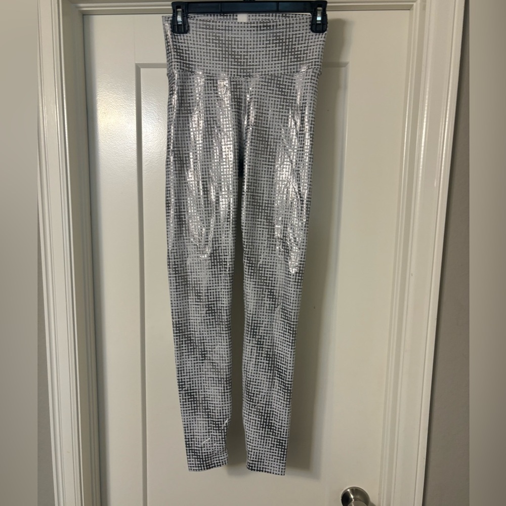 Peloton silver & white print leggings